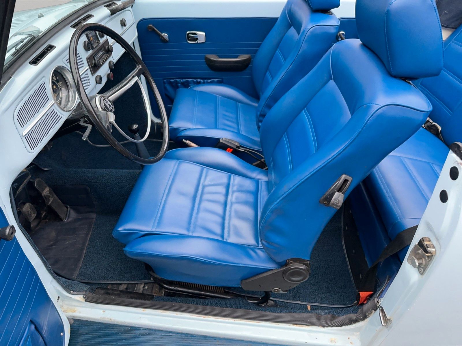 Fahrzeugabbildung Volkswagen Käfer 1500 Cabrio