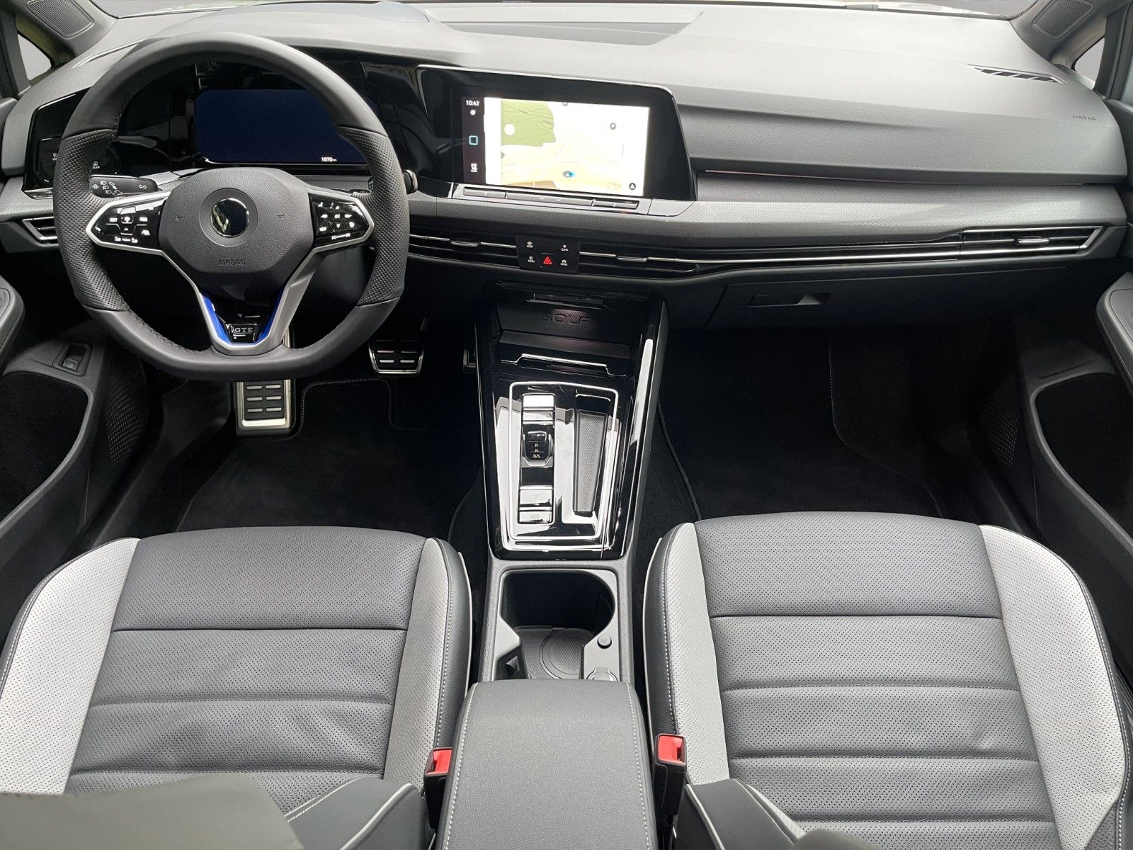 Fahrzeugabbildung Volkswagen Golf VIII 1.4 eHybrid OPF DSG GTE
