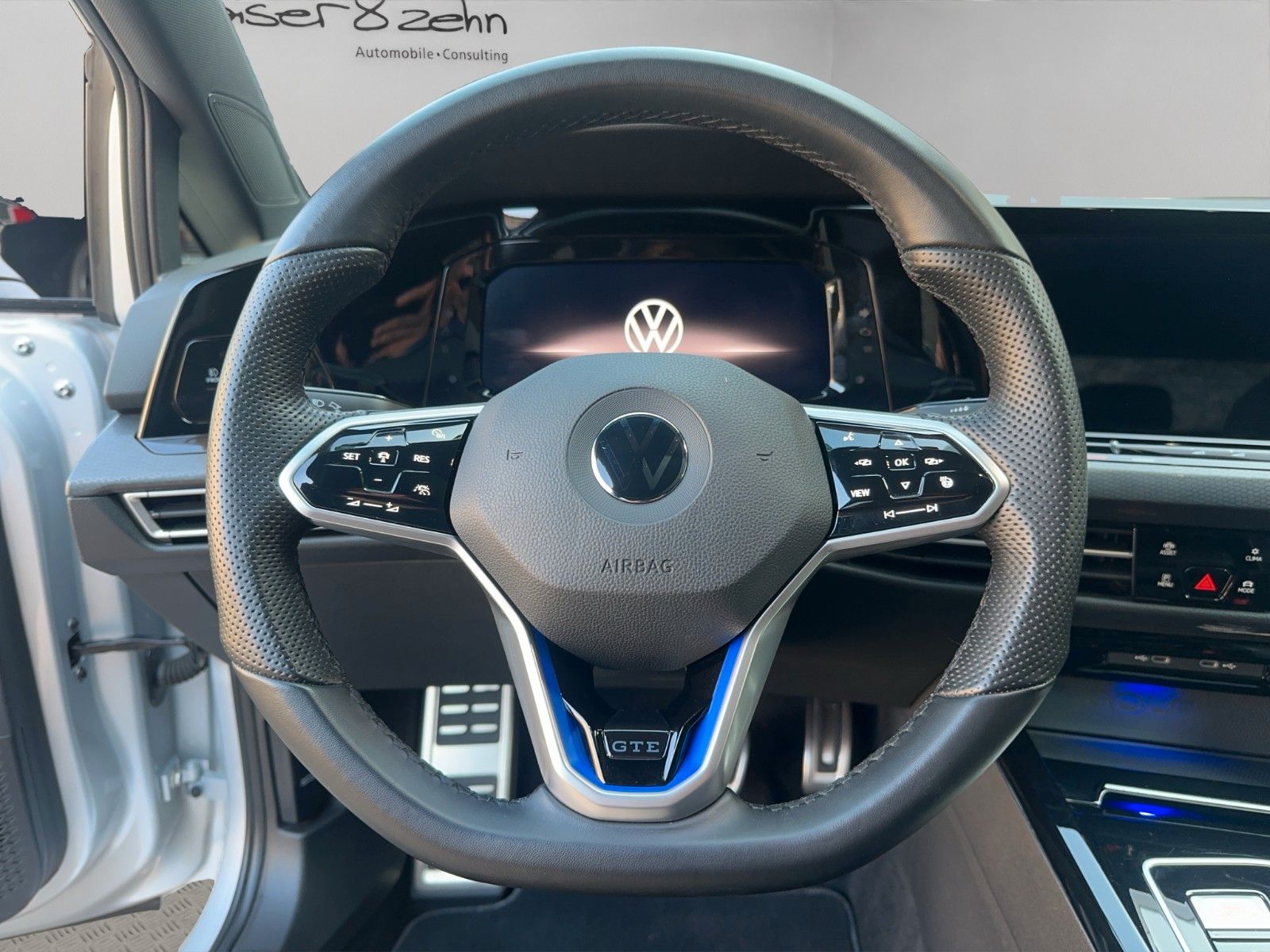 Fahrzeugabbildung Volkswagen Golf VIII 1.4 eHybrid OPF DSG GTE