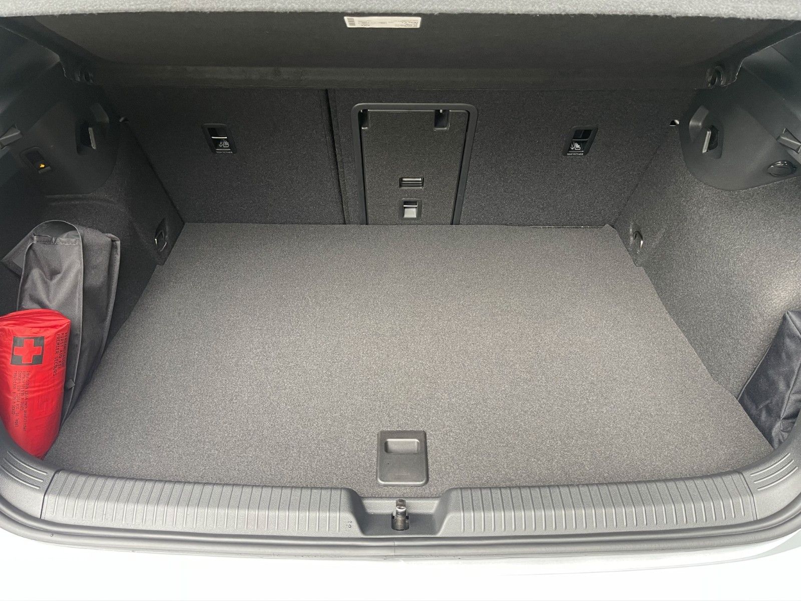 Fahrzeugabbildung Volkswagen Golf VIII 1.4 eHybrid OPF DSG GTE