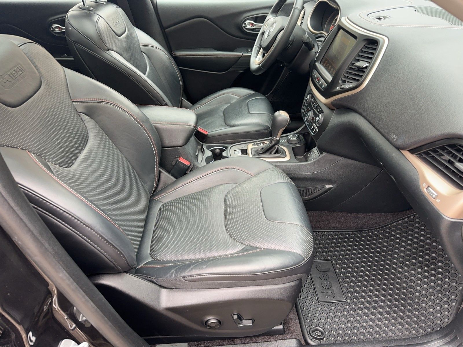 Fahrzeugabbildung Jeep Cherokee 2.2 Multijet Active 75th Anniversary