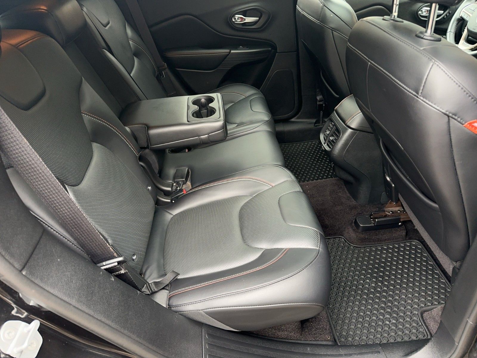 Fahrzeugabbildung Jeep Cherokee 2.2 Multijet Active 75th Anniversary