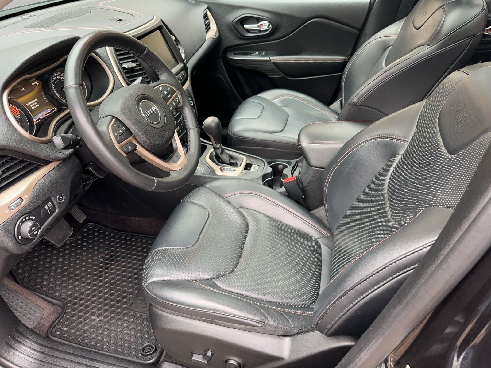 Fahrzeugabbildung Jeep Cherokee 2.2 Multijet Active 75th Anniversary