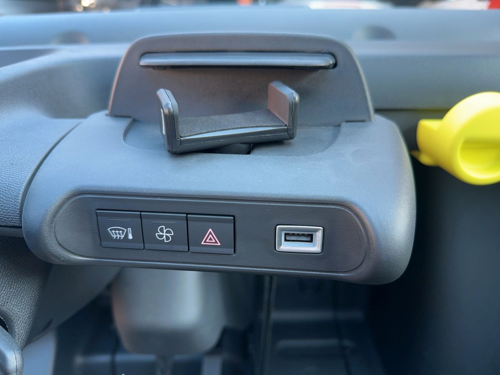 Fahrzeugabbildung Opel Rocks-e Tekno