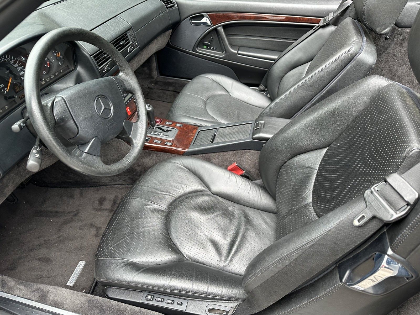 Fahrzeugabbildung Mercedes-Benz SL 320 R129 Classic Data 2+