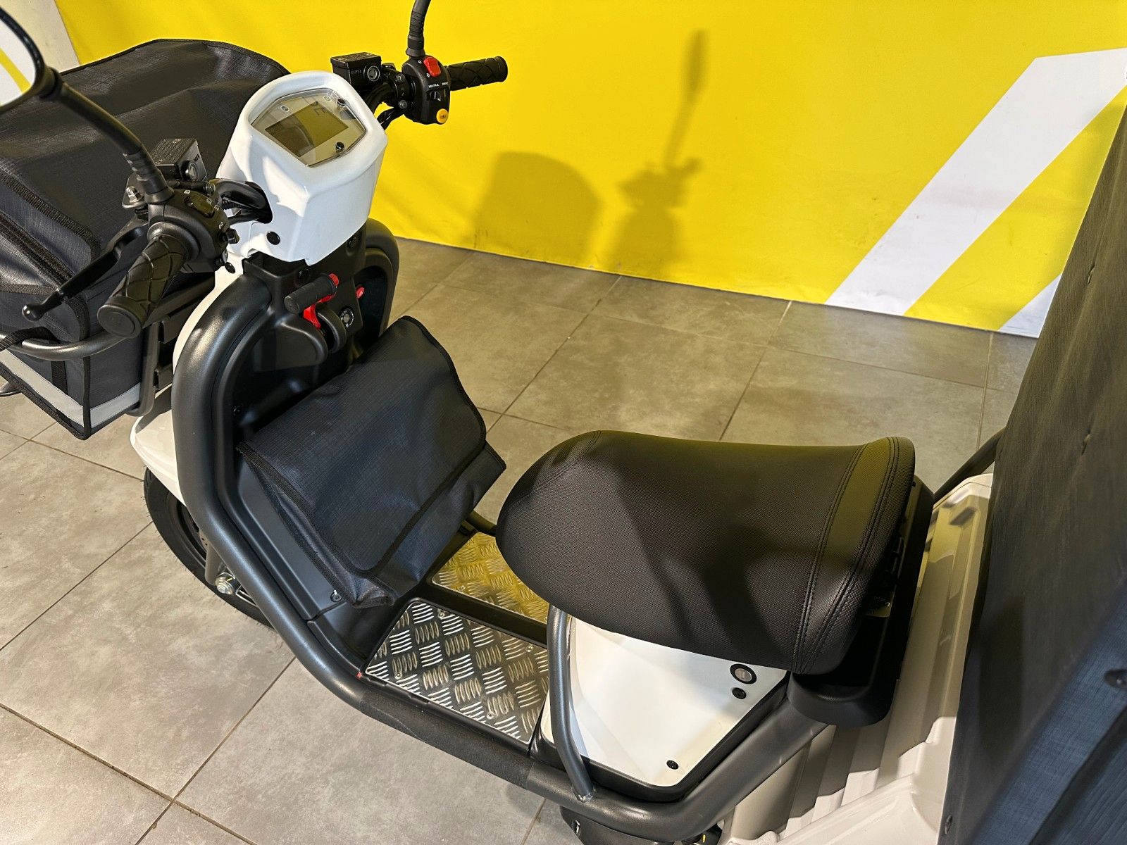 Fahrzeugabbildung Ligier Professional Pulse 3 L2e 8,2 kW