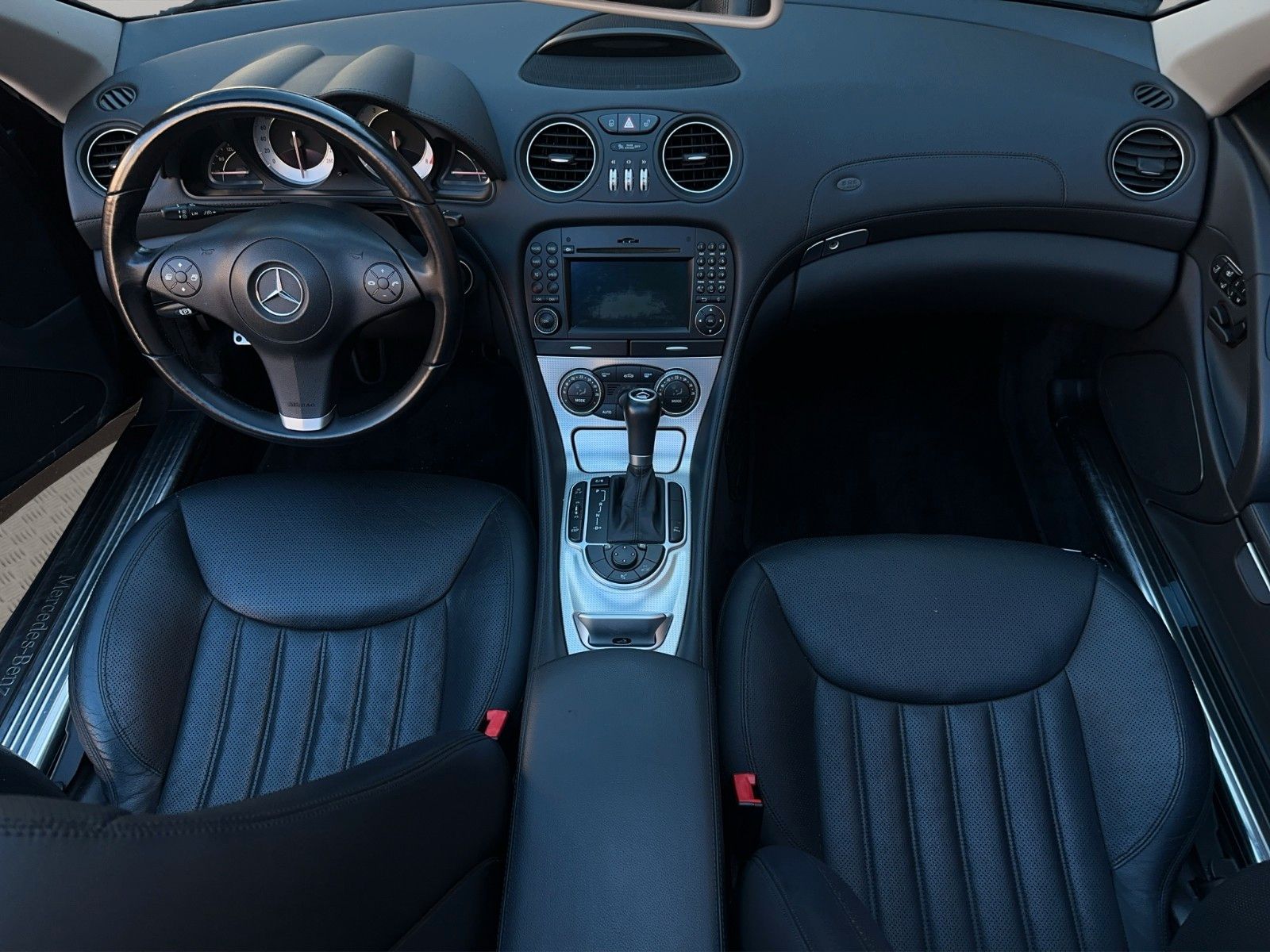 Fahrzeugabbildung Mercedes-Benz SL 350 R230