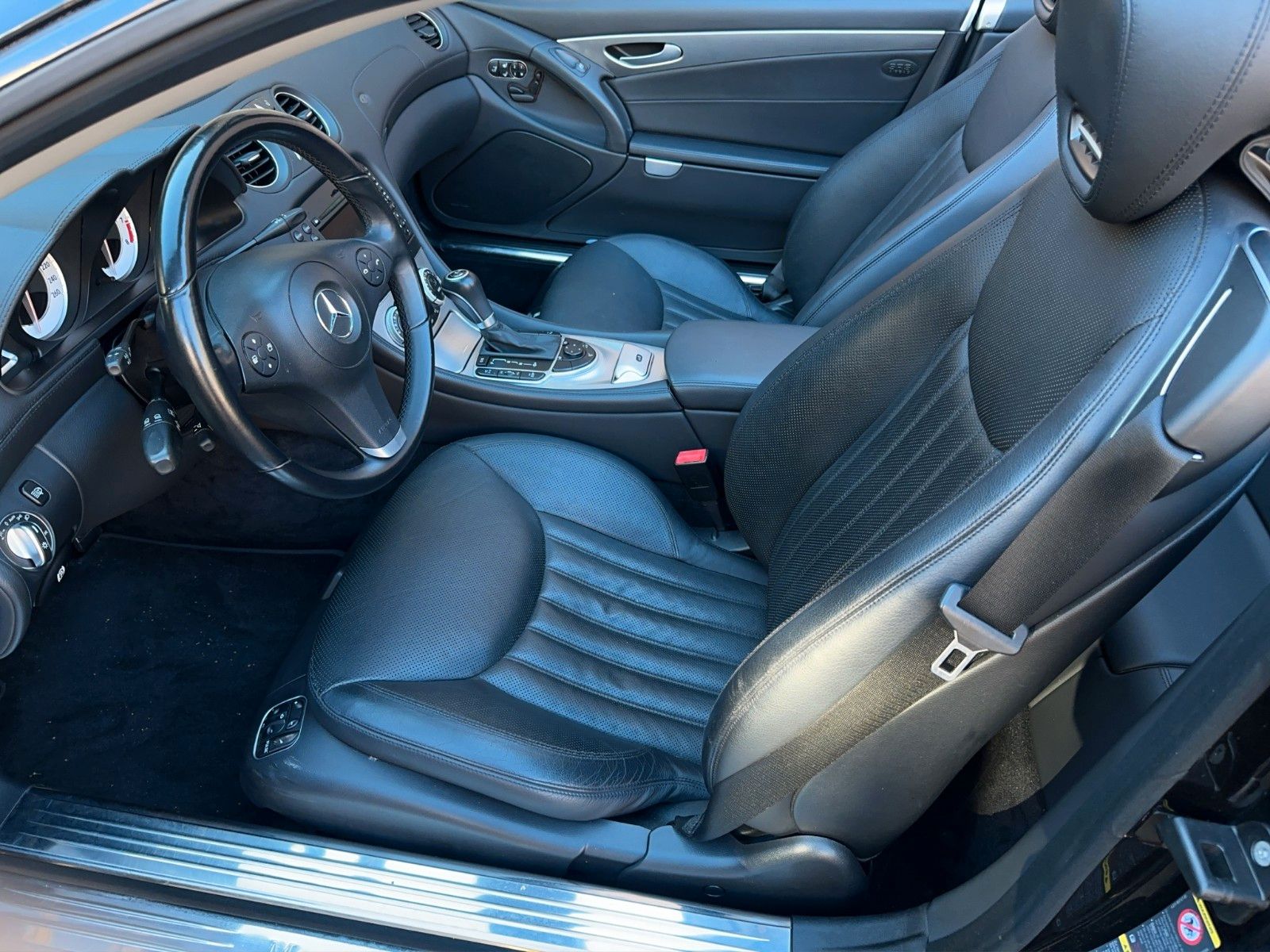 Fahrzeugabbildung Mercedes-Benz SL 350 R230