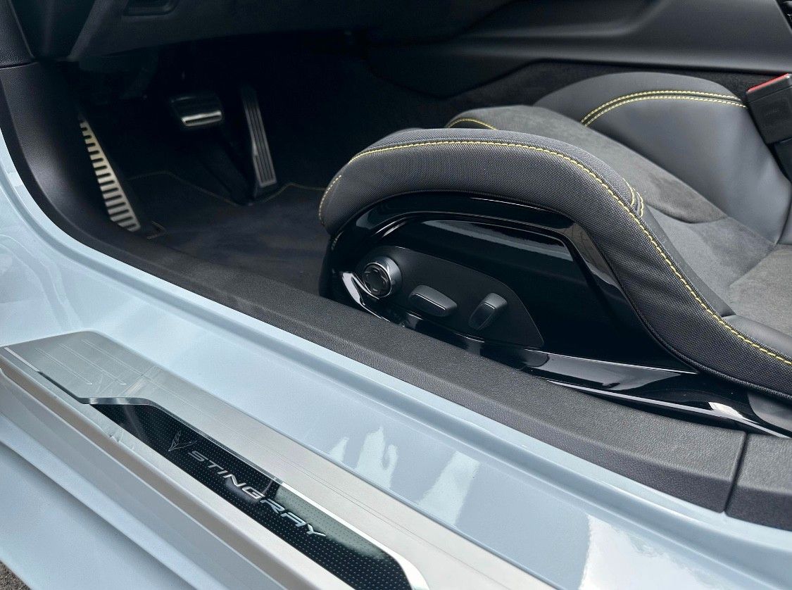Fahrzeugabbildung Corvette C8 Stingray Cabriolet Z51 3LT neuwertig