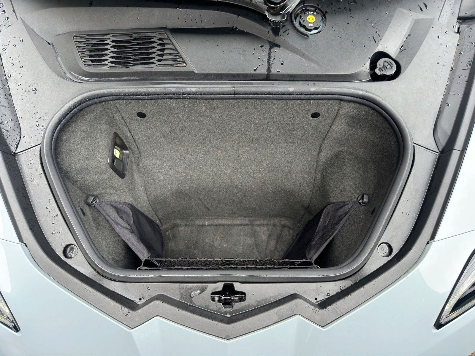 Fahrzeugabbildung Corvette C8 Stingray Cabriolet Z51 3LT neuwertig