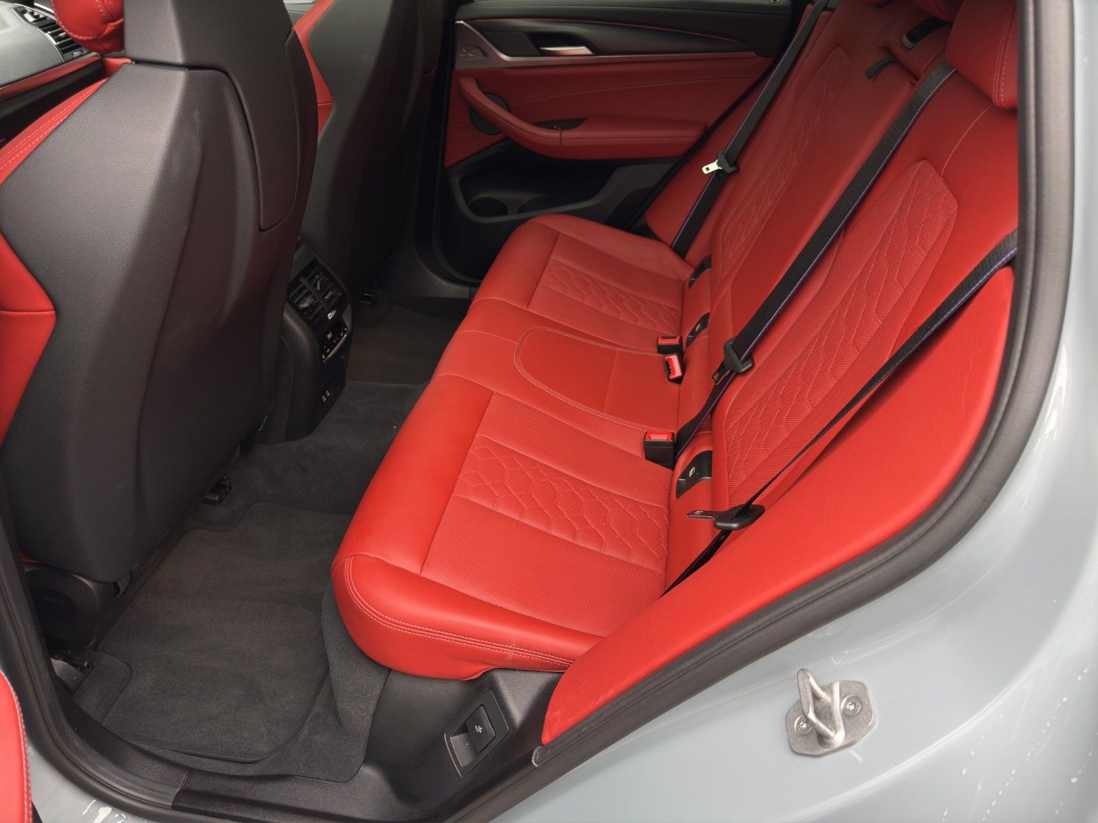 Fahrzeugabbildung BMW X4 M Baureihe X4 M Competition neuwertig