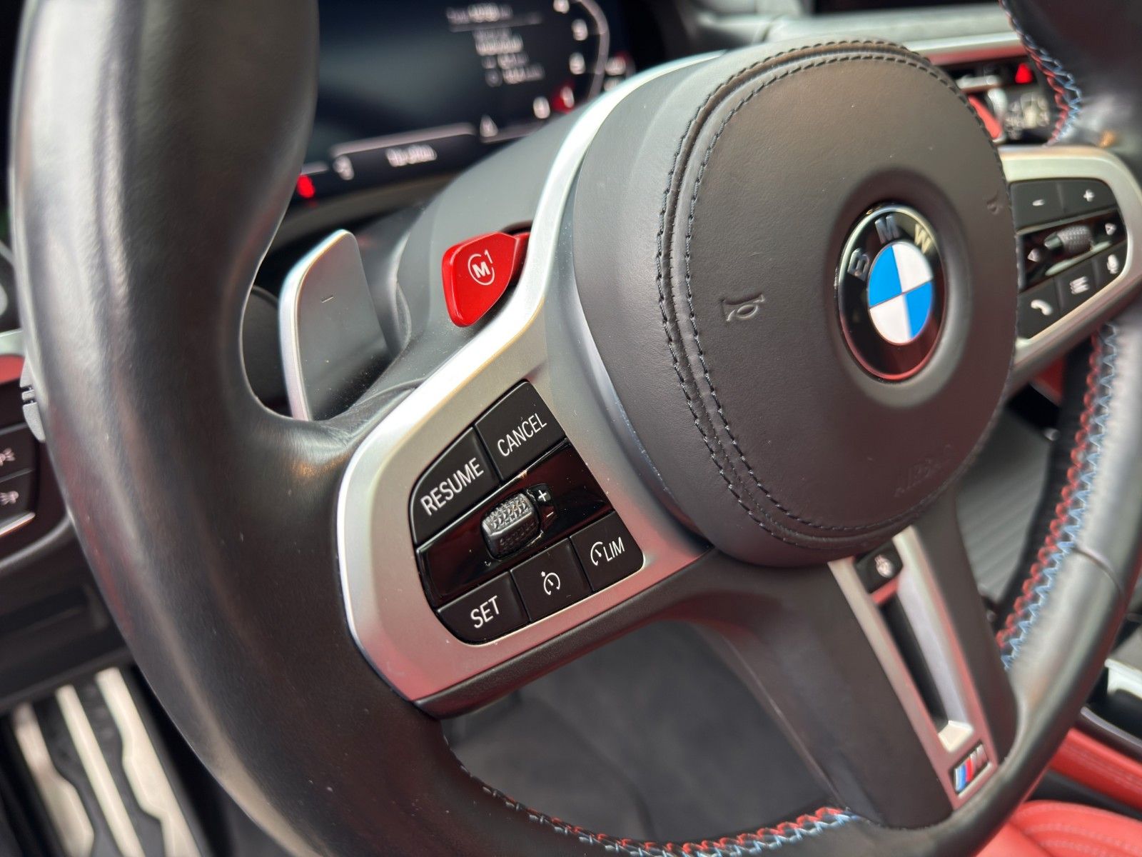 Fahrzeugabbildung BMW X4 M Baureihe X4 M Competition neuwertig