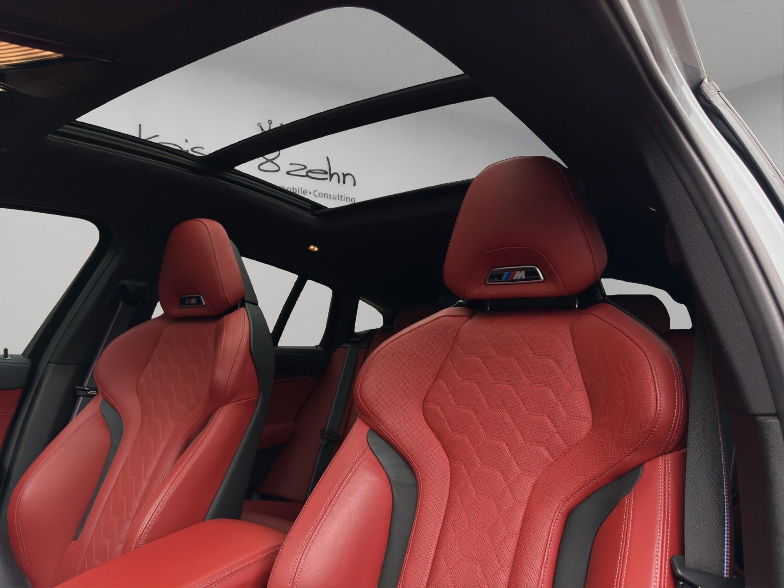 Fahrzeugabbildung BMW X4 M Baureihe X4 M Competition neuwertig