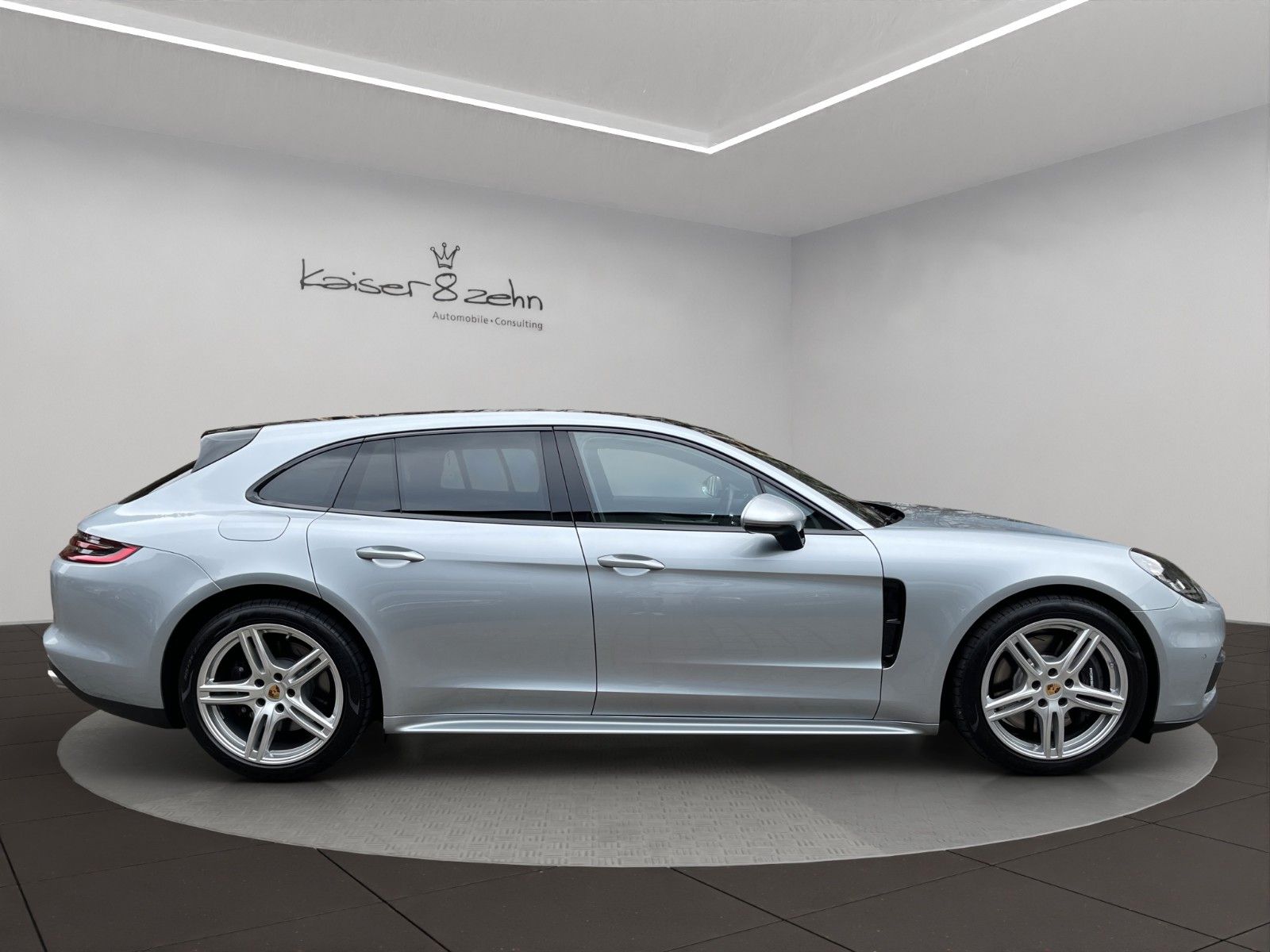 Fahrzeugabbildung Porsche Panamera Sport Turismo 4 *Panorama**SportDesign*
