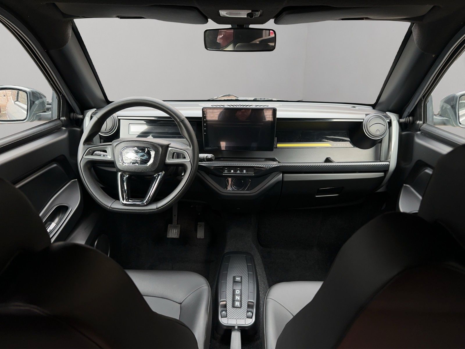 Fahrzeugabbildung Ligier Myli R.Ebel X *Carplay*