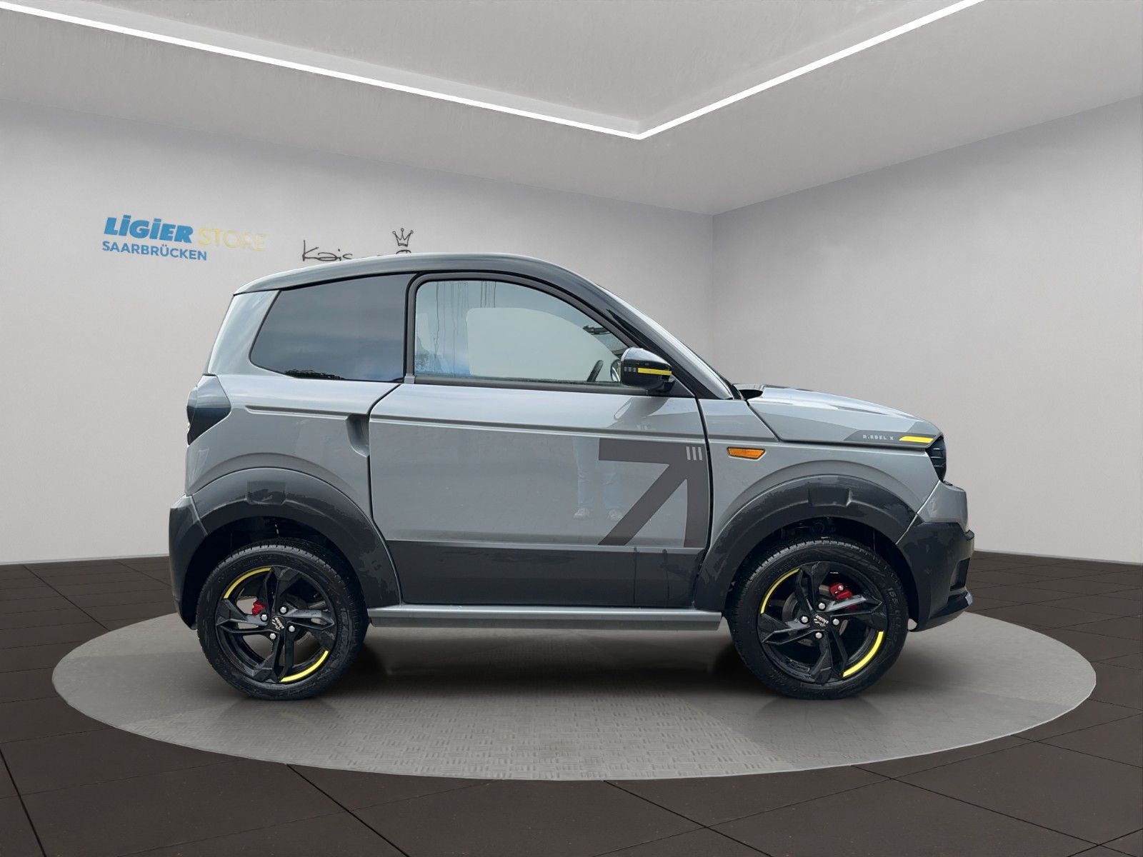 Fahrzeugabbildung Ligier Myli R.Ebel X *Carplay*