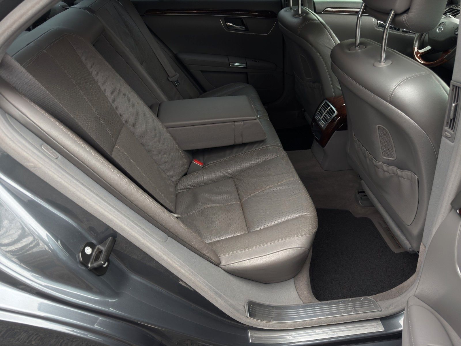Fahrzeugabbildung Mercedes-Benz S 350