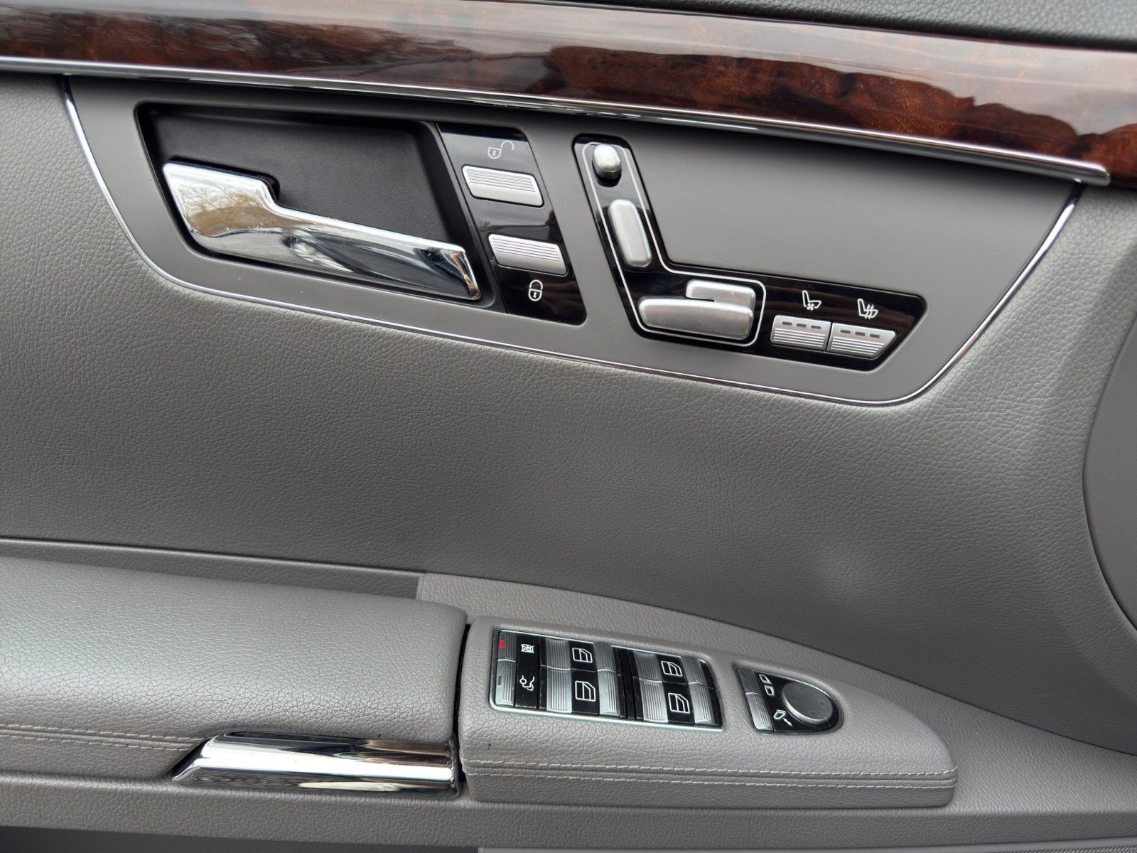 Fahrzeugabbildung Mercedes-Benz S 350