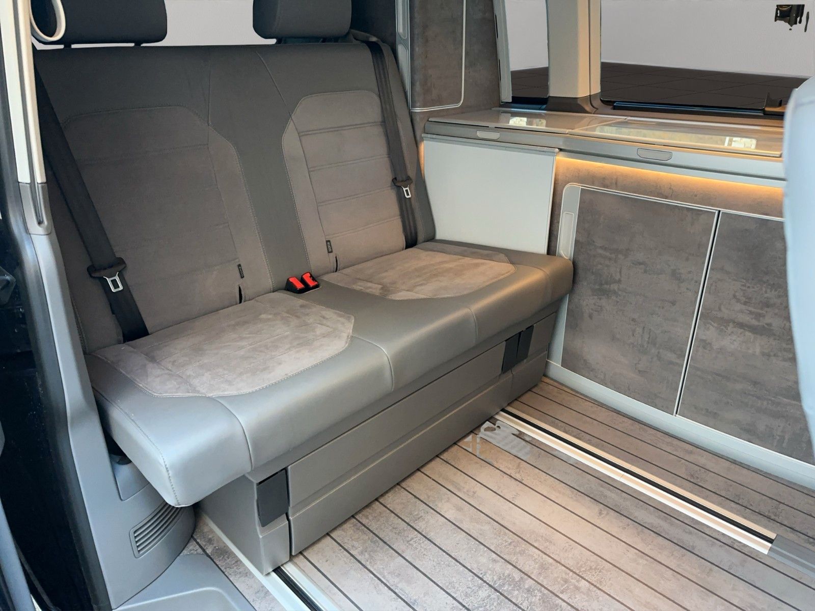 Fahrzeugabbildung Volkswagen T6.1 California California Ocean 4Motion