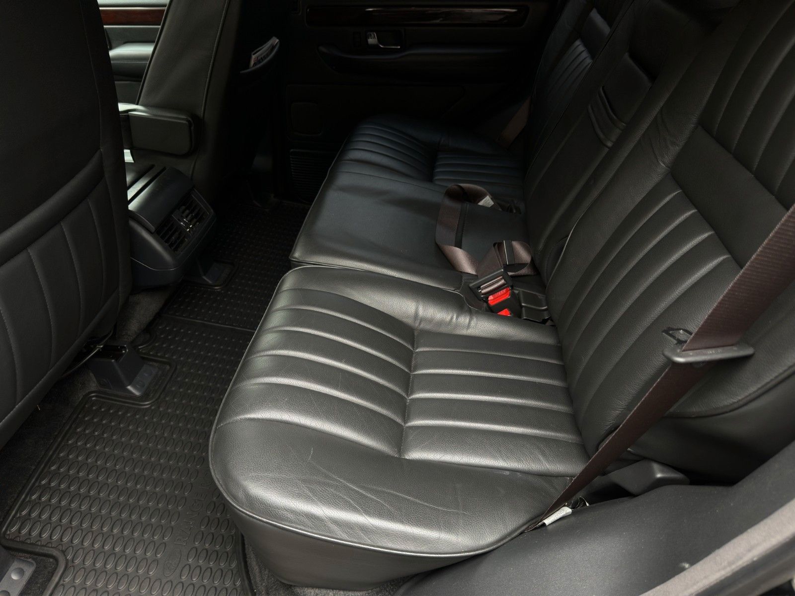 Fahrzeugabbildung Land Rover Range Rover 4.6 HSE Classic Data 2