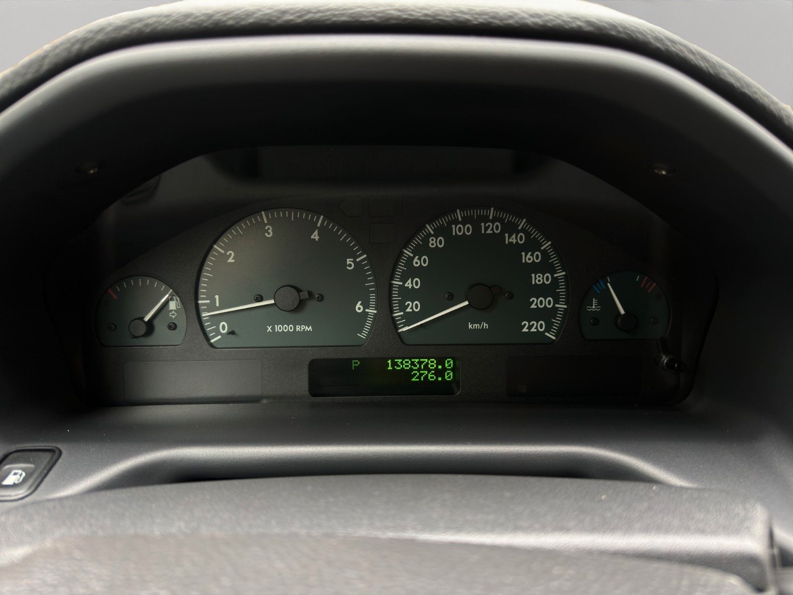 Fahrzeugabbildung Land Rover Range Rover 4.6 HSE Classic Data 2