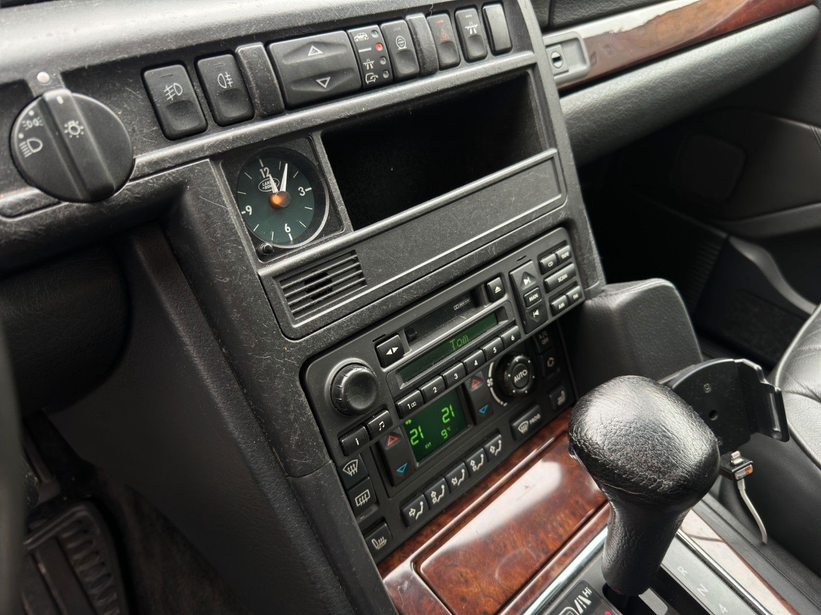 Fahrzeugabbildung Land Rover Range Rover 4.6 HSE Classic Data 2