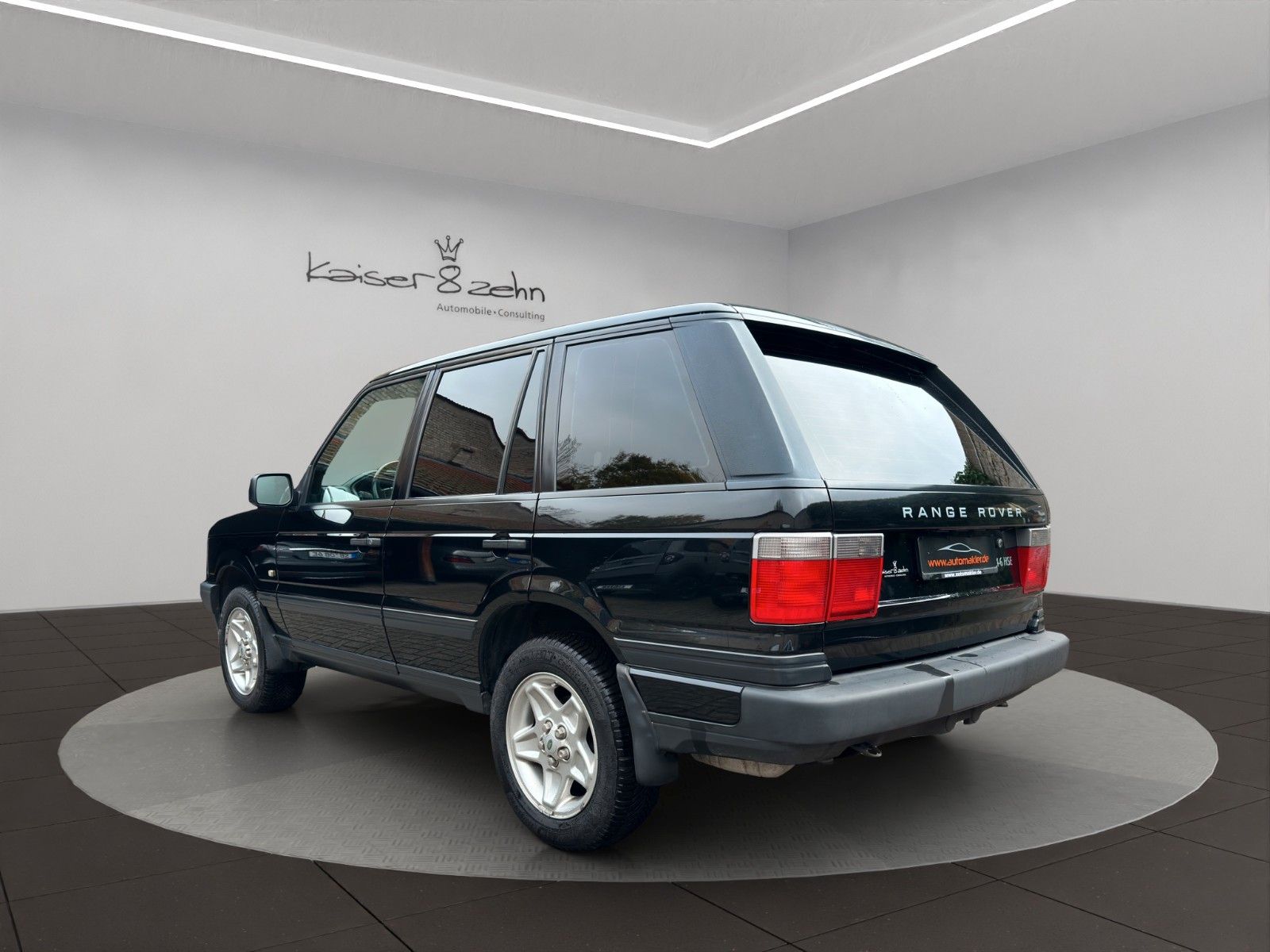 Fahrzeugabbildung Land Rover Range Rover 4.6 HSE Classic Data 2
