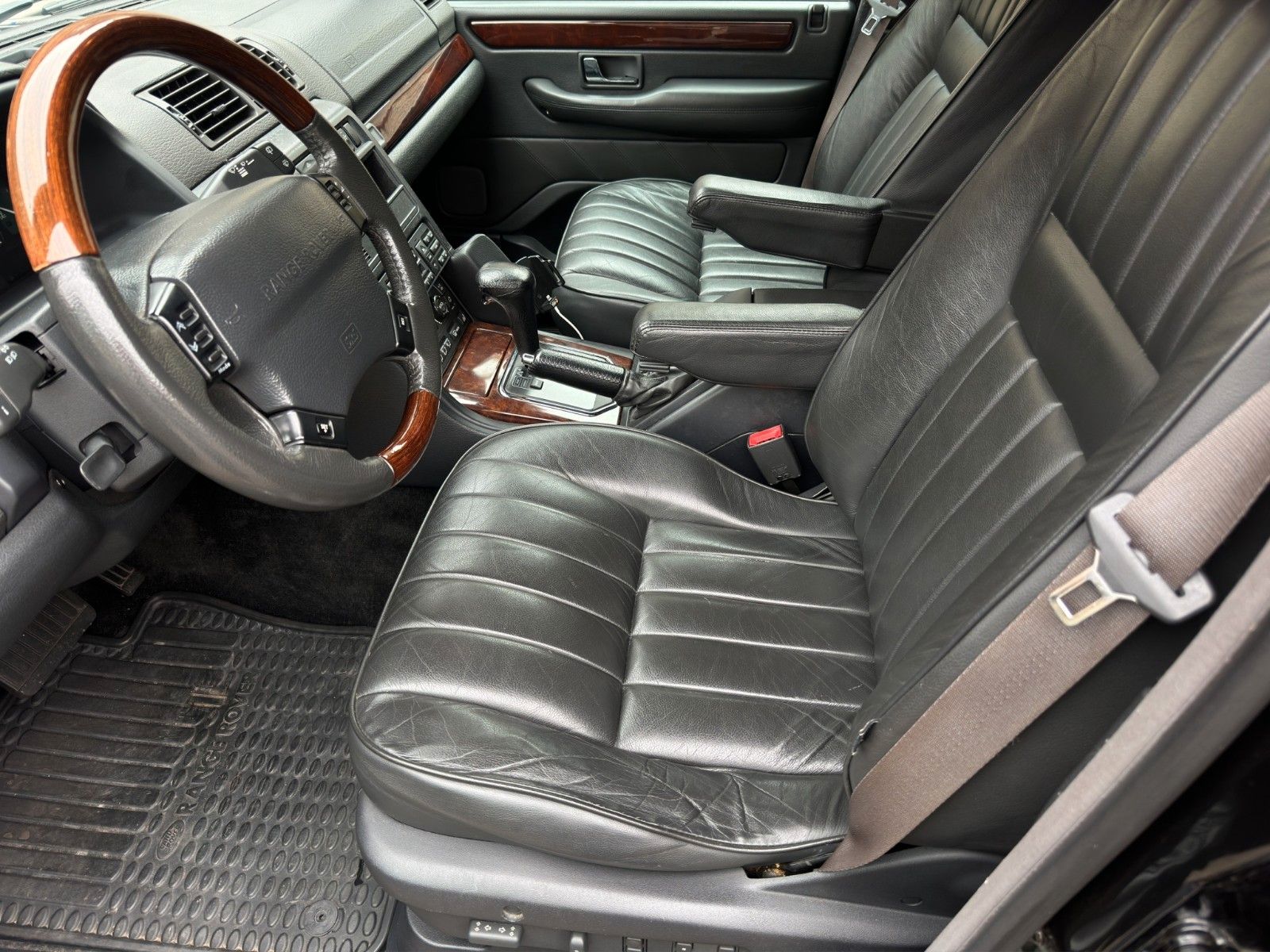 Fahrzeugabbildung Land Rover Range Rover 4.6 HSE Classic Data 2