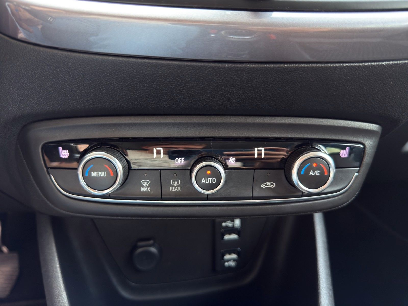 Fahrzeugabbildung Opel Crossland X Innovation *Apple CarPlay*Lenkradhzg