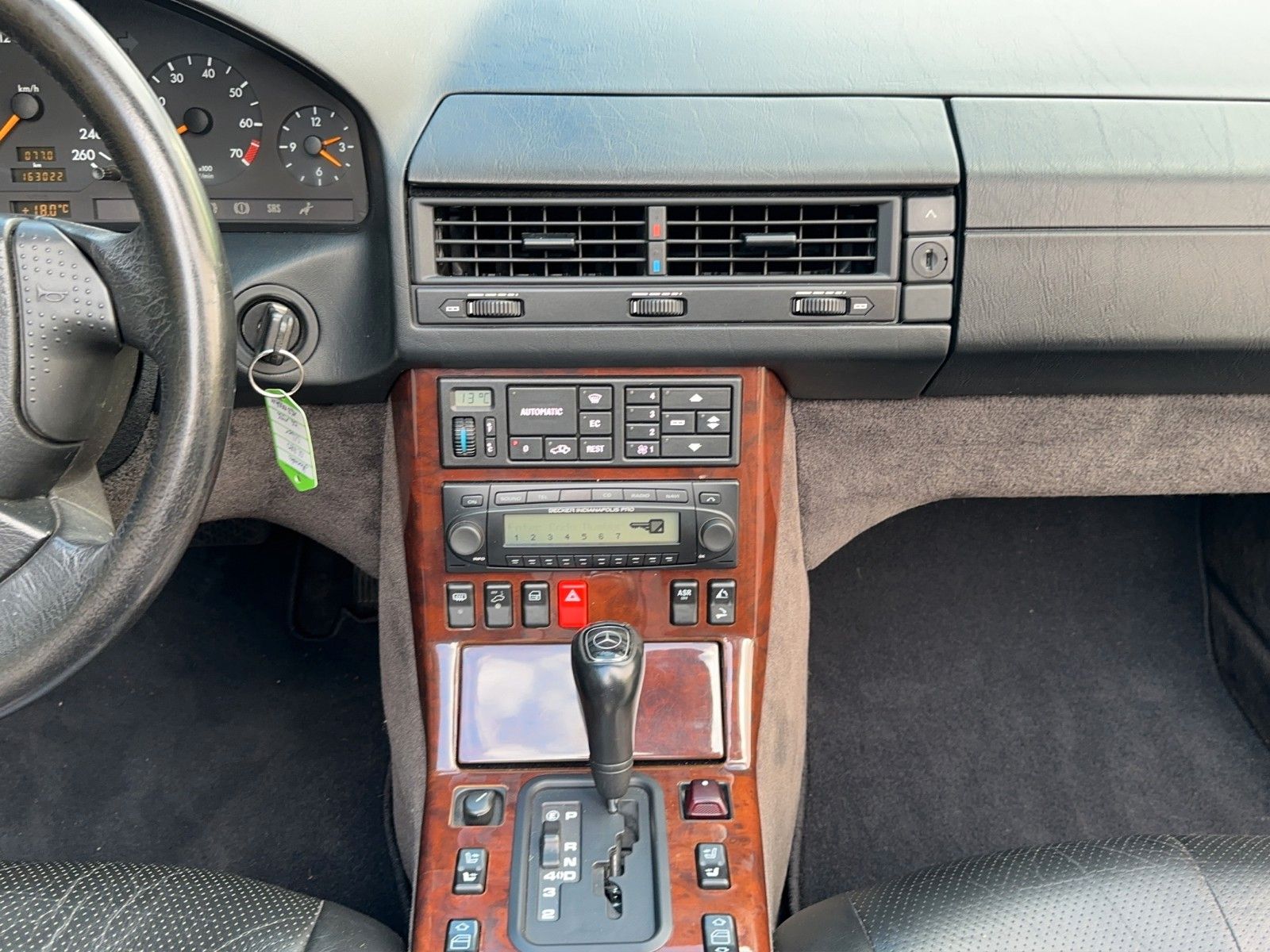 Fahrzeugabbildung Mercedes-Benz SL 280 R129 Classic Data 3+
