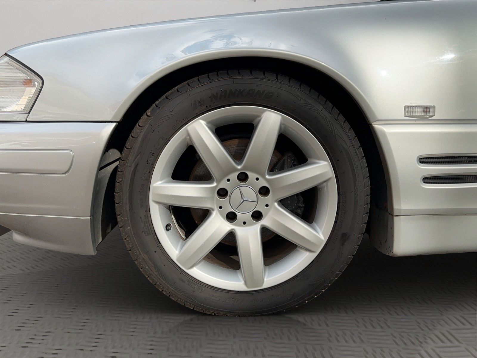 Fahrzeugabbildung Mercedes-Benz SL 280 R129 Classic Data 3+