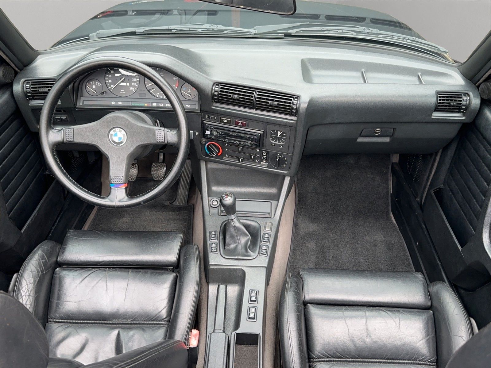 Fahrzeugabbildung BMW 320i Cabriolet  E30 *Classic Data 2-*