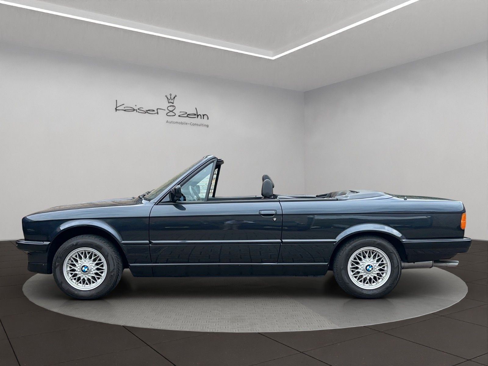 Fahrzeugabbildung BMW 320i Cabriolet  E30 *Classic Data 2-*