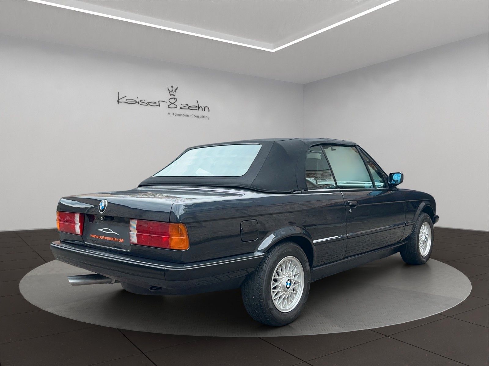 Fahrzeugabbildung BMW 320i Cabriolet  E30 *Classic Data 2-*