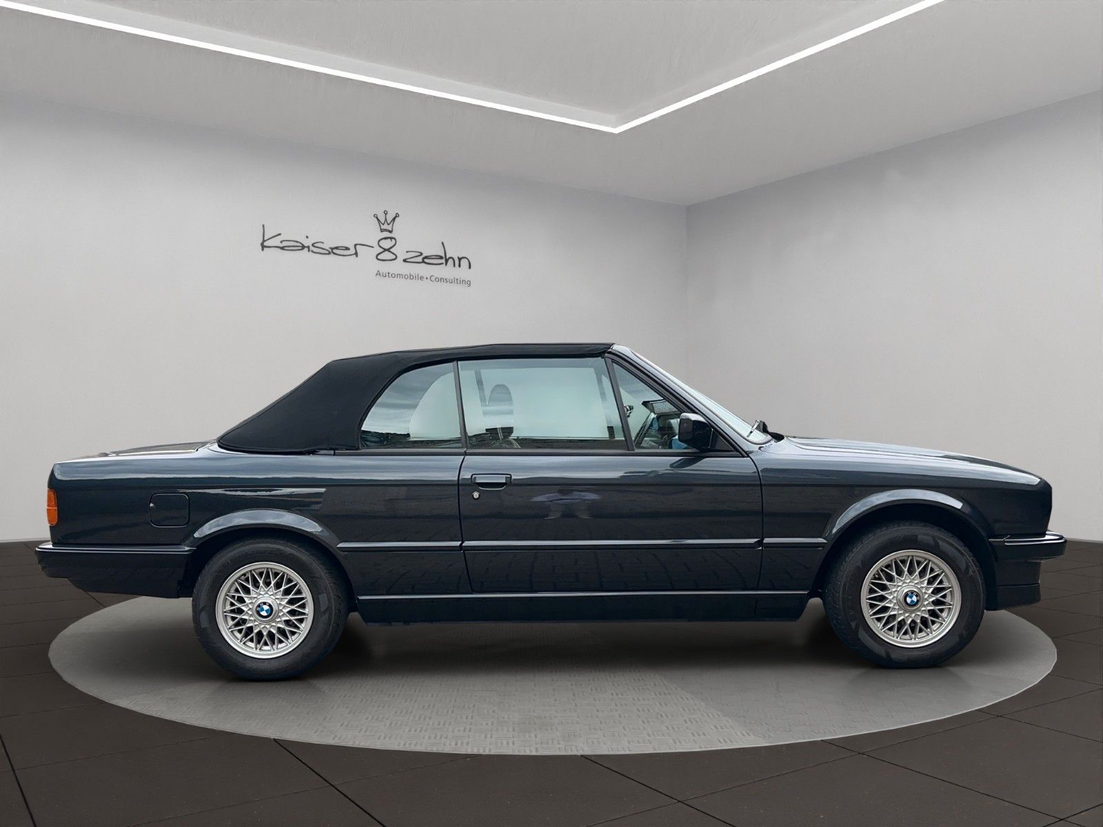 Fahrzeugabbildung BMW 320i Cabriolet  E30 *Classic Data 2-*