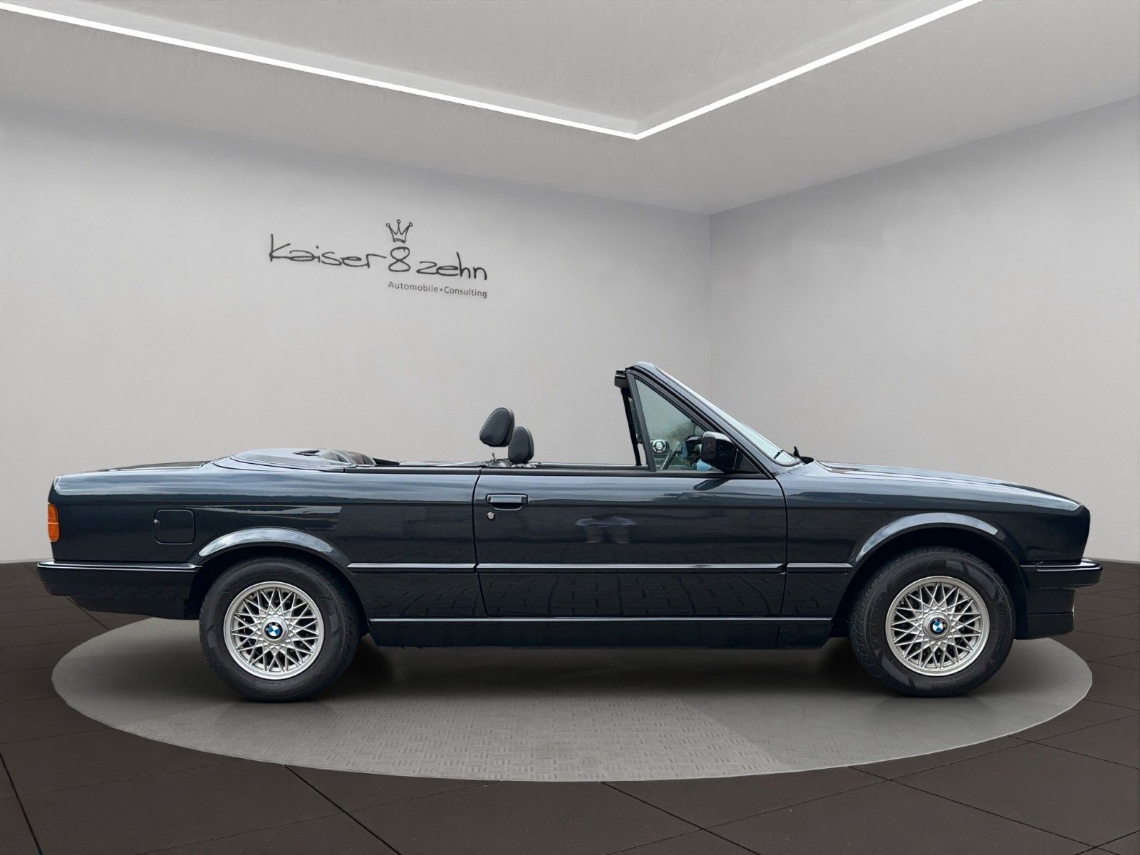 Fahrzeugabbildung BMW 320i Cabriolet  E30 *Classic Data 2-*