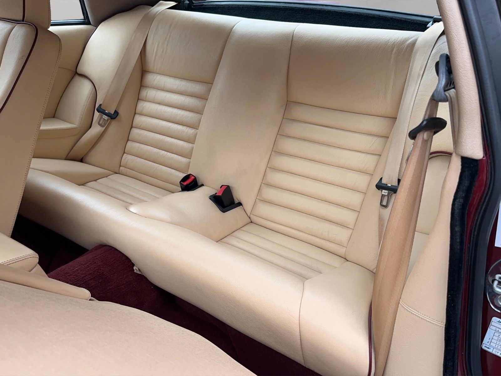 Fahrzeugabbildung Jaguar XJS Coupe V12 Classic Data 2