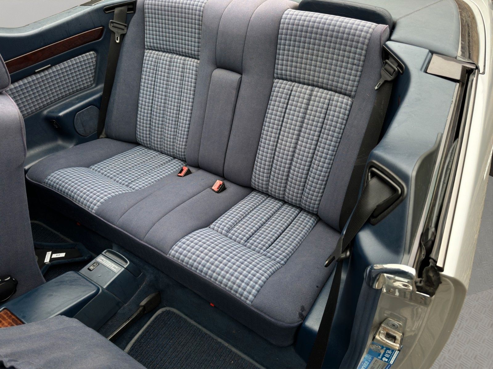 Fahrzeugabbildung Mercedes-Benz E 200 Cabrio A124 Classic Data 3+
