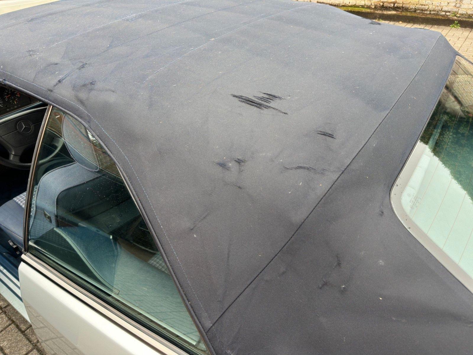 Fahrzeugabbildung Mercedes-Benz E 200 Cabrio A124 Classic Data 3+