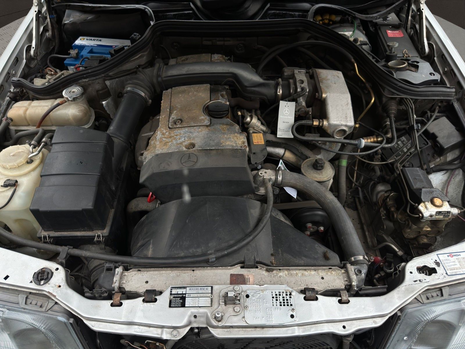 Fahrzeugabbildung Mercedes-Benz E 200 Cabrio A124 Classic Data 3+
