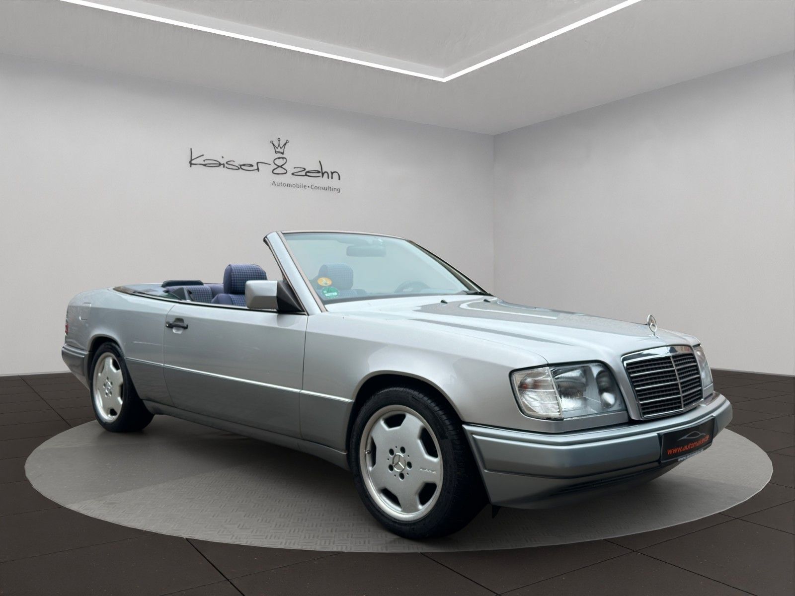 Fahrzeugabbildung Mercedes-Benz E 200 Cabrio A124 Classic Data 3+