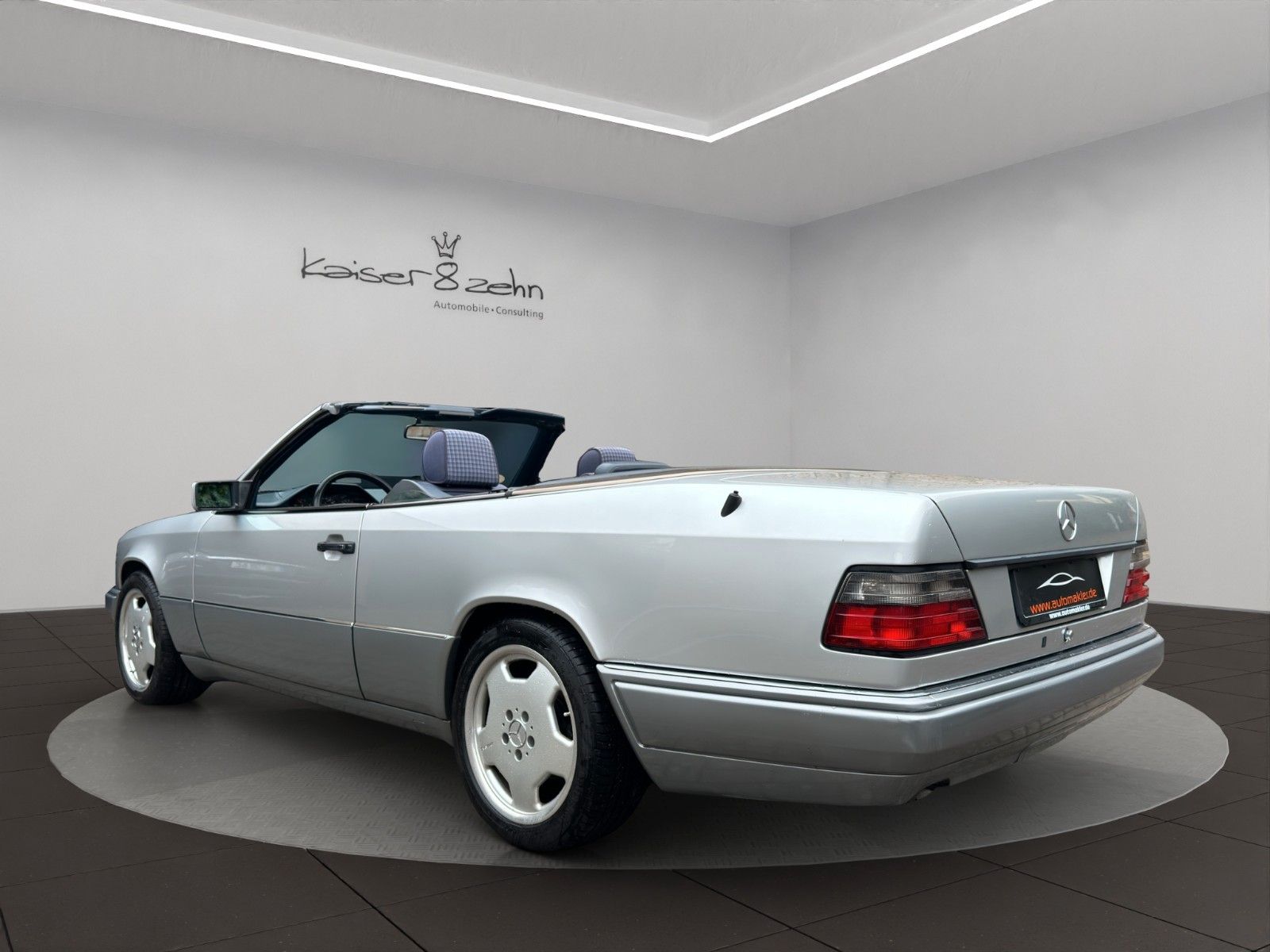 Fahrzeugabbildung Mercedes-Benz E 200 Cabrio A124 Classic Data 3+