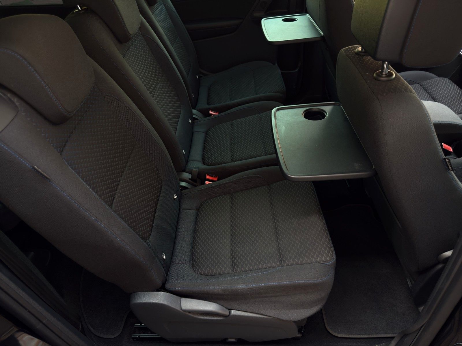 Fahrzeugabbildung Volkswagen Sharan 2.0 TDI Comfortline United *7-Sitzer*