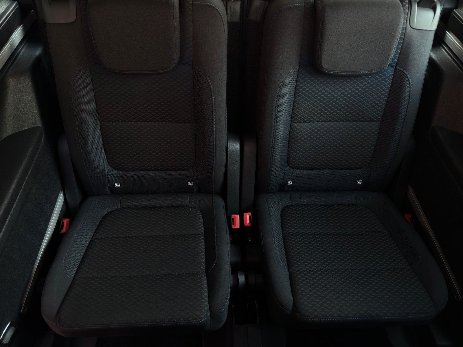 Fahrzeugabbildung Volkswagen Sharan 2.0 TDI Comfortline United *7-Sitzer*