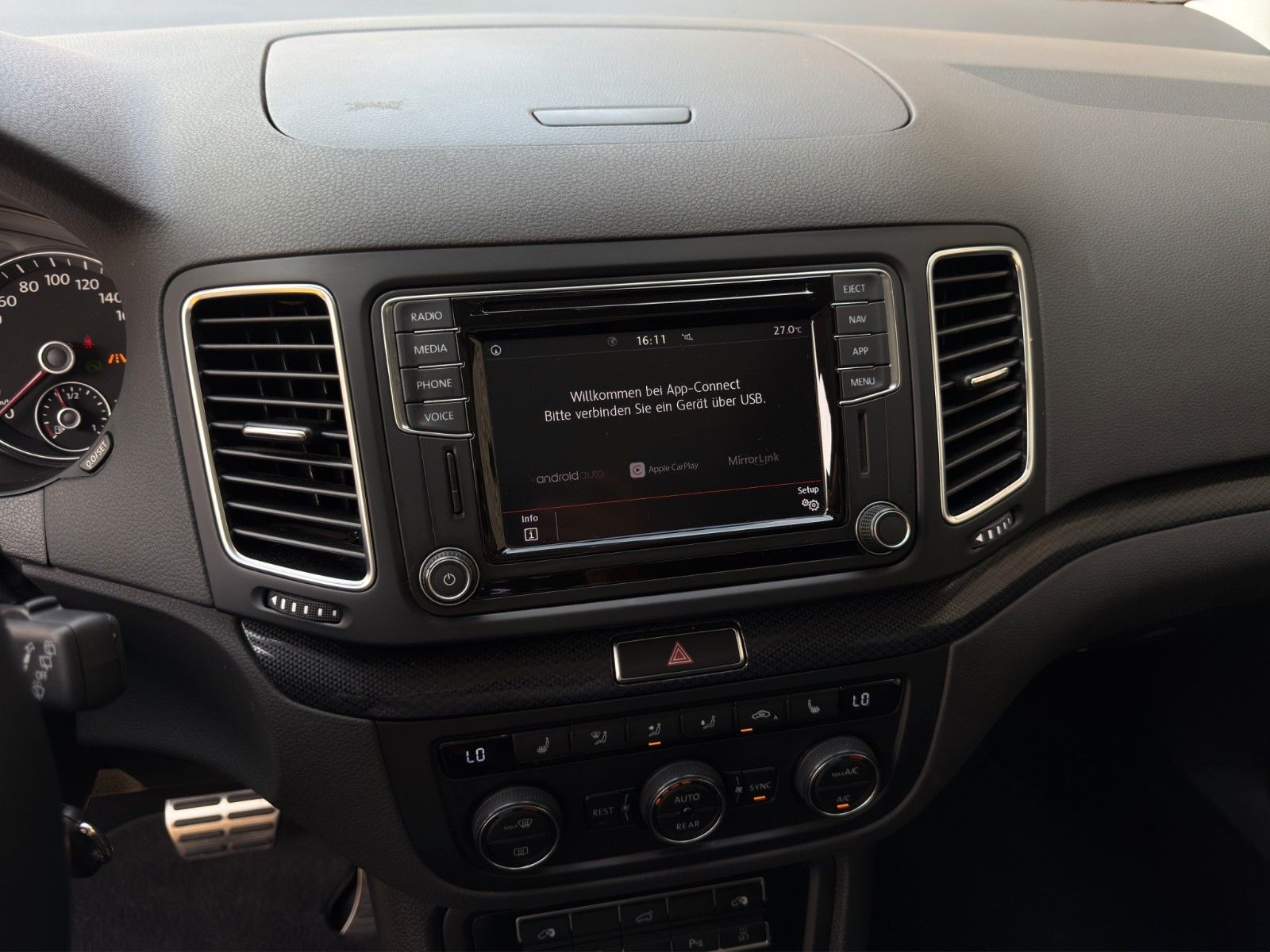 Fahrzeugabbildung Volkswagen Sharan 2.0 TDI Comfortline United *7-Sitzer*