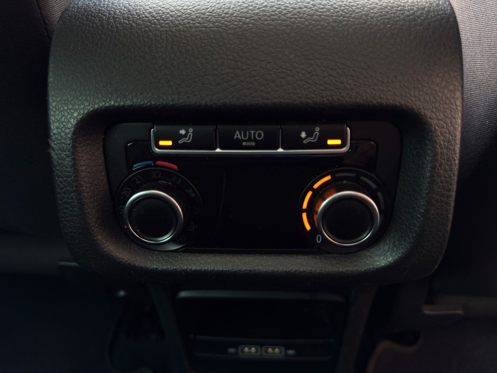 Fahrzeugabbildung Volkswagen Sharan 2.0 TDI Comfortline United *7-Sitzer*