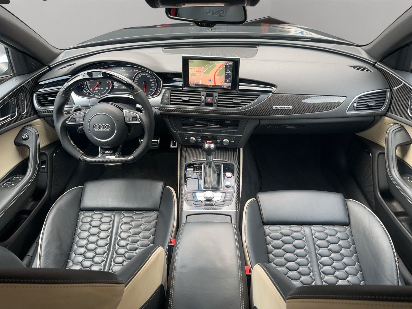 Fahrzeugabbildung Audi RS 6 Avant 4.0 TFSI quattro *Keramikbremse*