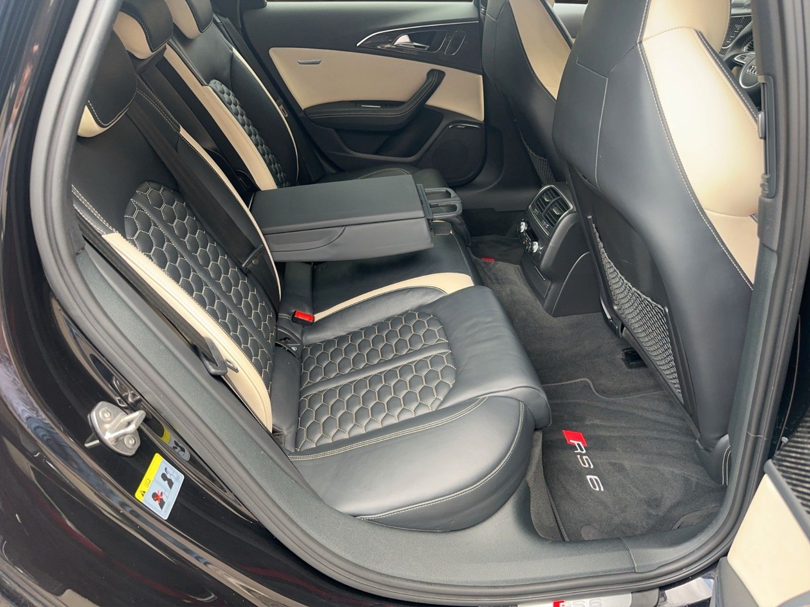 Fahrzeugabbildung Audi RS 6 Avant 4.0 TFSI quattro *Keramikbremse*
