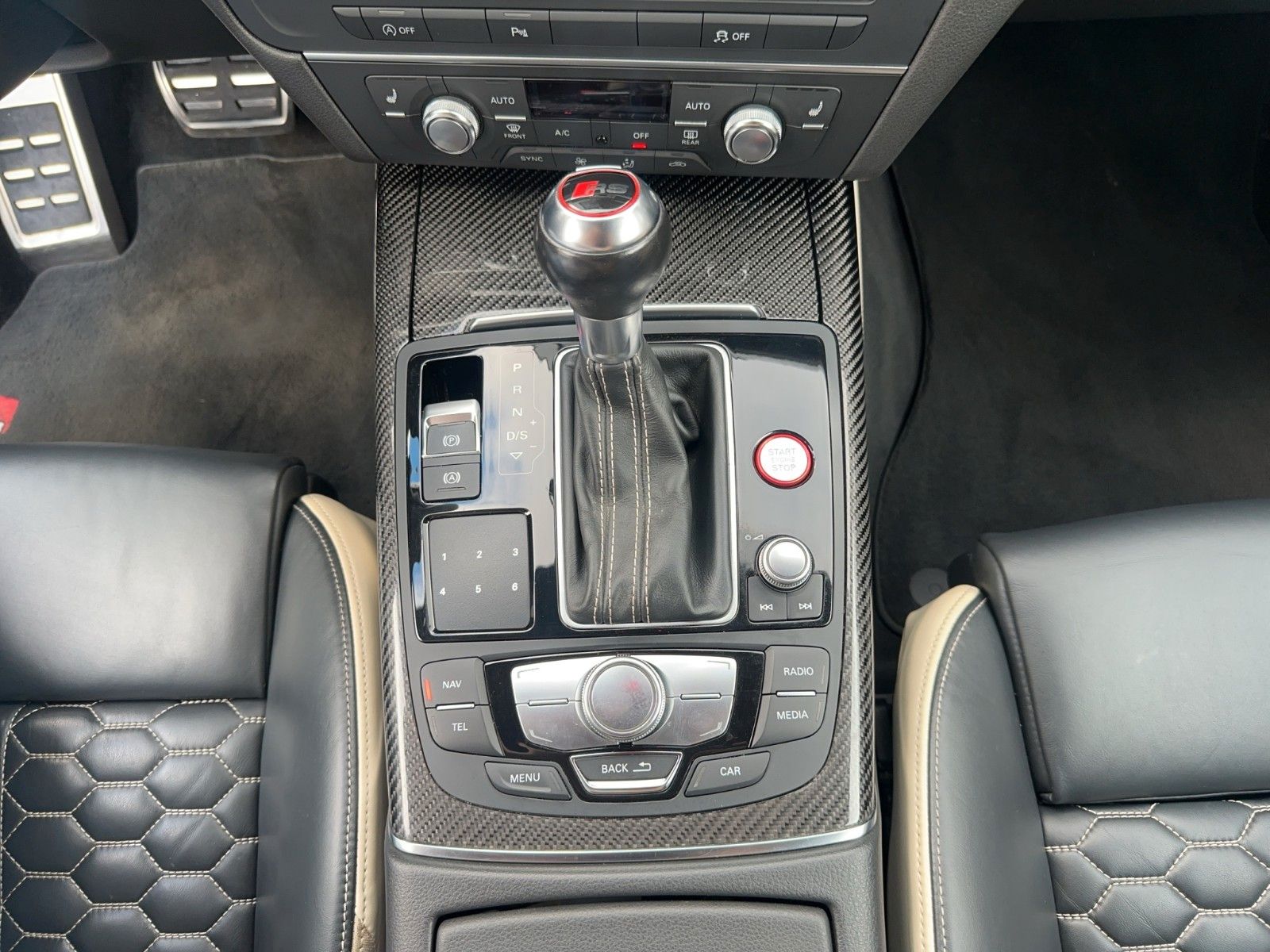 Fahrzeugabbildung Audi RS 6 Avant 4.0 TFSI quattro *Keramikbremse*