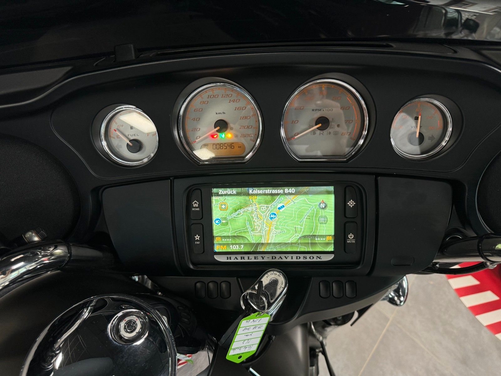 Fahrzeugabbildung Harley-Davidson Street Glide 107 Milwaukee-Eight